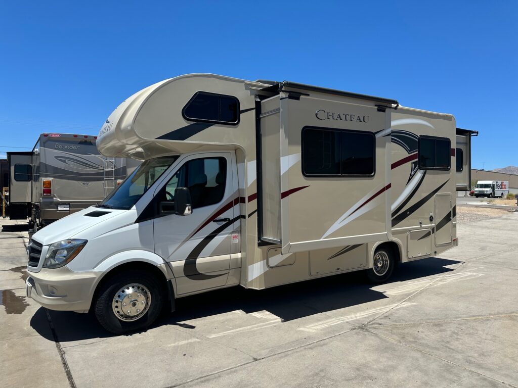 2018 Thor Chateau 24HL Class C Mercedes Diesel - Only 13k miles! - 2 ...